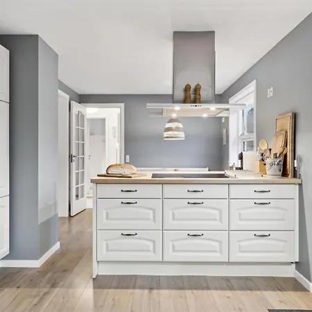 Nayeli - 1-2km From The Sea By Interhome